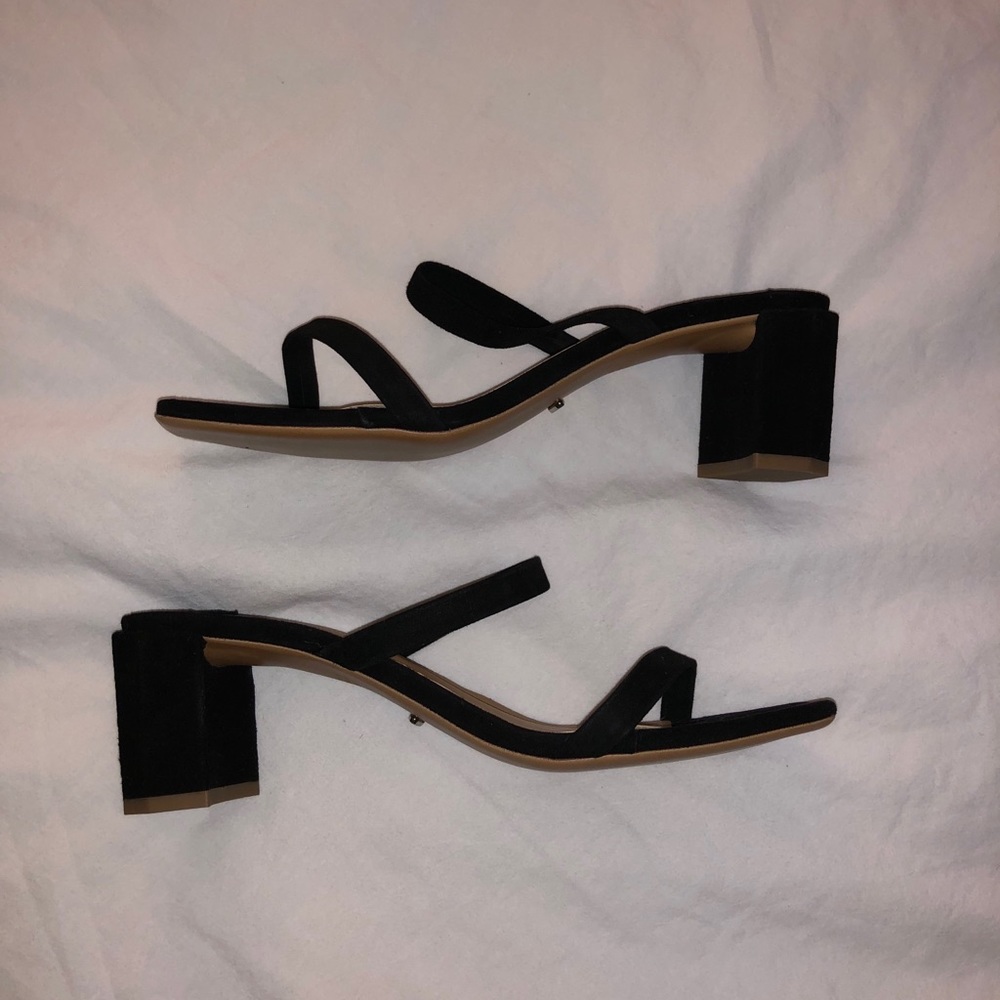 Brand new in box Tony Bianco Savanna suede sandals